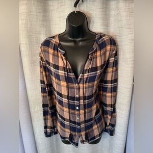 Women’s long sleeve plaid button up; like-new.